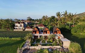 Agung Inn Amed